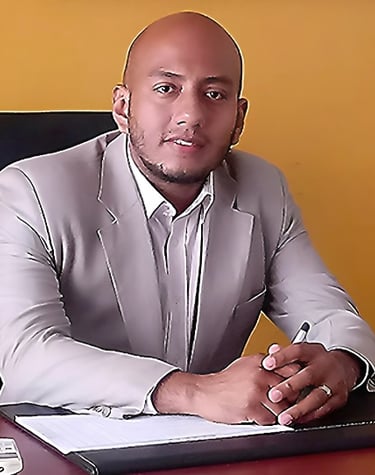 Geovanny Mayorga, Abogado