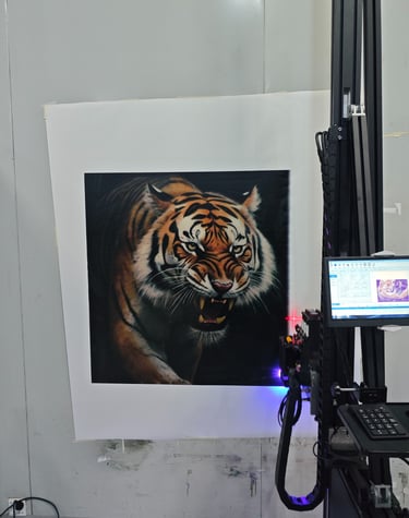 Mural artístico impresso digitalmente em parede de sala comercial