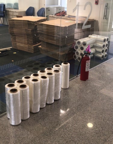 Material de empaque profesional con playo y cajas reforzadas para mudanzas de oficinas en las Lomas.