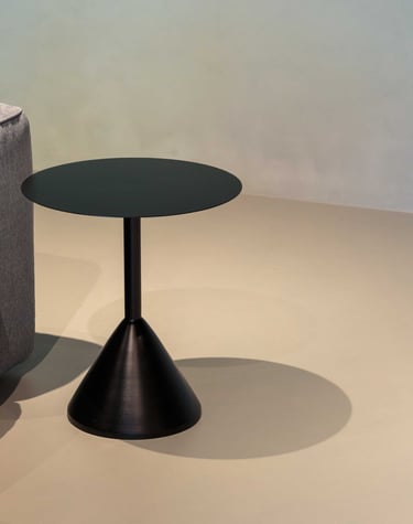 Издръжливи и стилни подови покрития за всяко пространство с микроцимент