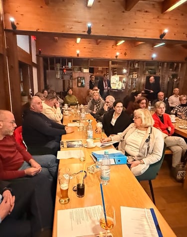 Mitglieder von Niederkrüchten hilft bei der gemeinsamen Gründung des Vereins in Niederkrüchten