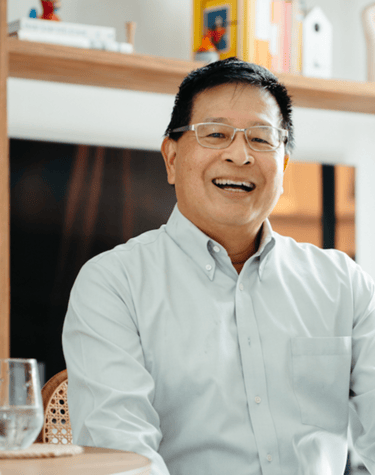 I’m Oliver, a dedicated counsellor and therapist with expertise in psychological first aid, suicide 