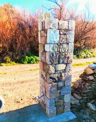 pilier pierre sèche