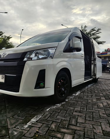 Sew-hiace-premio-luxury-surabaya