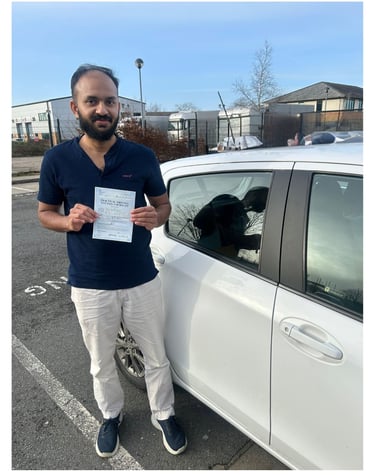 Dani  passed his driving test with Let's Pass 1st driving school in Basingstoke Test Center. 