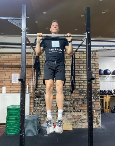 Man doing pull up