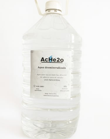Botella de agua demineralizada por 10 litros descartable