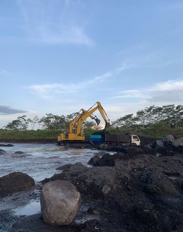 proses pengerukan pasir