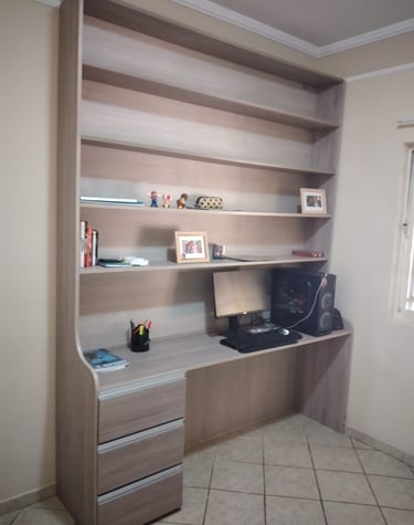 Móveis planejados para home office produzidos por marcenaria em Campinas/SP