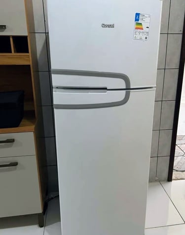 Geladeira Consul Frost Free 342 litros usada ideal para cozinha pequena e apartamento.