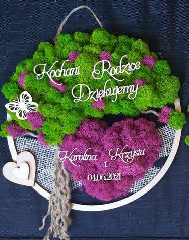 zielono różowa kompozycja z mchu chrobotka dla rodziców
