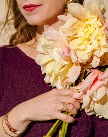 photo mode création bijoux avec des fleurs