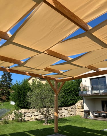 pergola bois avec voile ombrage