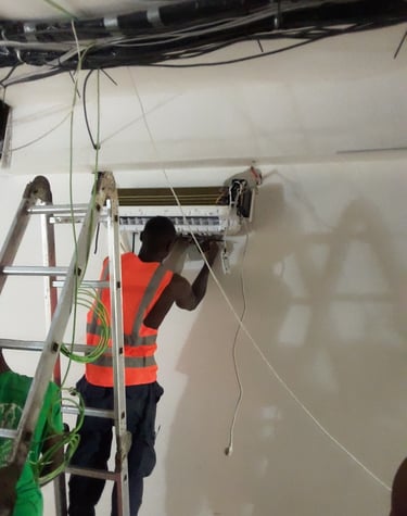 travaux de maintenance d un climatiseur