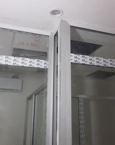 une cabine vitré