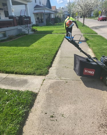 Grass cutting service Fairfield Ohio residential lawn
