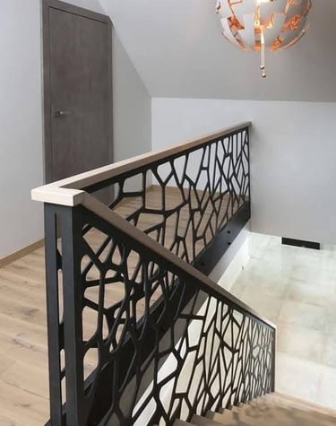 Trabajo de herrería con estructura metálica personalizada