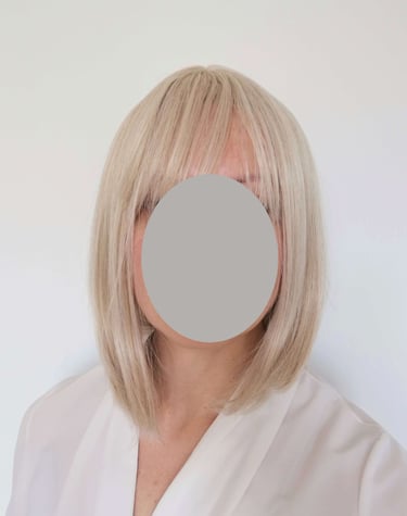 Trumpas blond kare perukas moterims po chemoterapijos, atrodantis natūraliai - perukai moterims