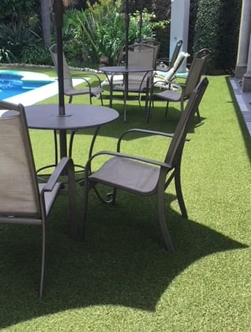 Pasto Sintético de alta calidad para jardines exteriores en Guadalajara