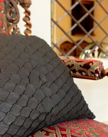 GORIGO para Jover Valls videoshooting furniture mobiliaro lujo piel