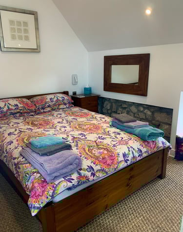 The AirBnB room available at Lapstone Cottage, the home of Bridge 76 paddleboard hire company