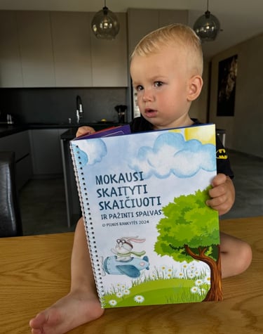 Lavinimo knygelė „Mokausi skaityti, skaičiuoti ir pažinti spalvas“