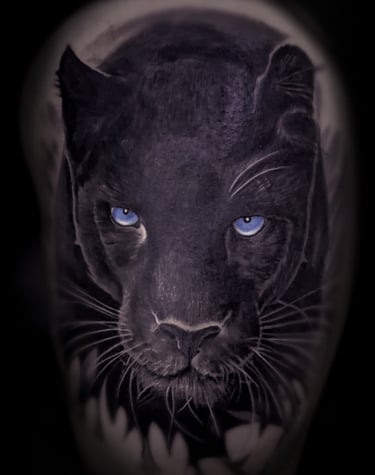 tatuaje pantera realismo blanco negro Barcelona punkotattooartist