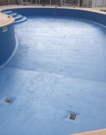 Revêtement résine piscine