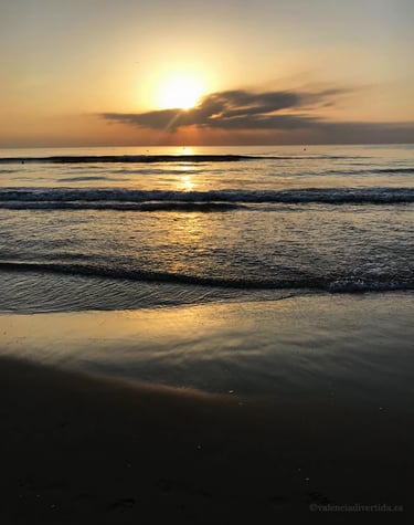Amanecer en la Playa de la Patacona en Valencia