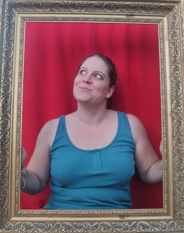 Aurore GHYS - Membre de la Troupe en 2025. La queen.