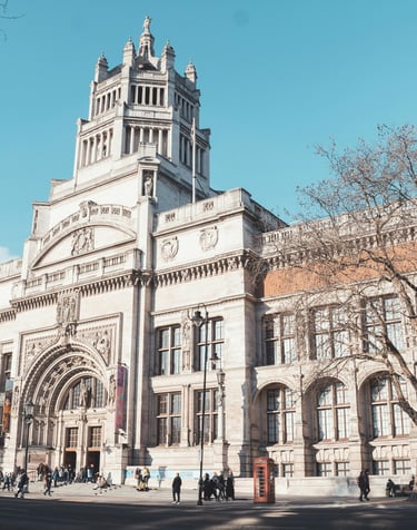 V&A Museum London – Iconic facade of the Victoria and Albert Museum.