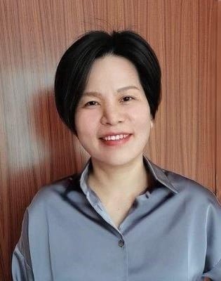 Shirley Lee, Founder of King Fly - 40+ Years of Bag Manufacturing Expertise.