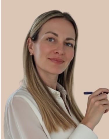 Das Gesicht einer blonden Frau.