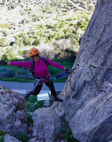 Tramo aéreo en la vía ferrata La Araña