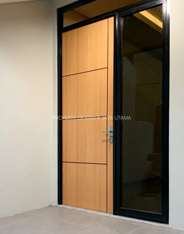 Pintu SWP (Solid Wood Panel) lapisan HPL untuk pintu utama rumah tinggal