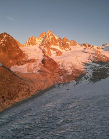 Prise de vue aérienne par drone dans les Alpes – Montagne en Drone