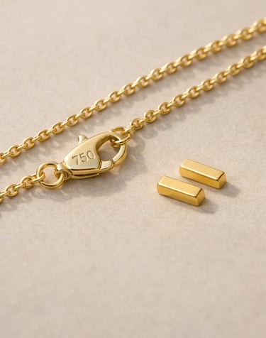 Collana in oro 750 con dettaglio del punzone inciso