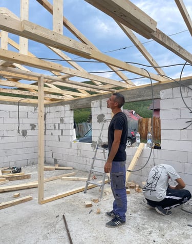 Nelo hjelper også til.