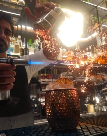 preparando un cóctel