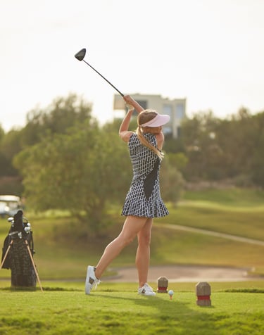 Gorigo fotografia de modelo chica jugando golf Las Colinas