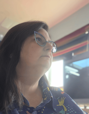 April Mazzola side profile picture.