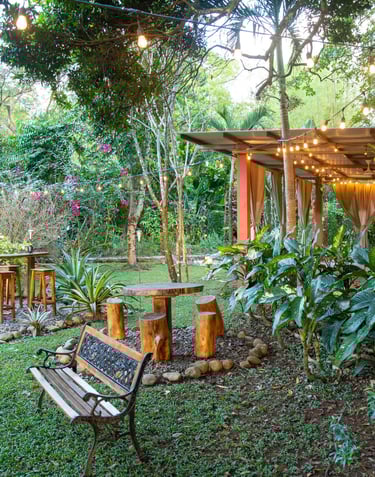 Jardin de Shaya Yoga en Las Lajas, Chiriquí, Panamá