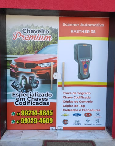 adesivo vinil impresso em porta de vidro de fachada comercial