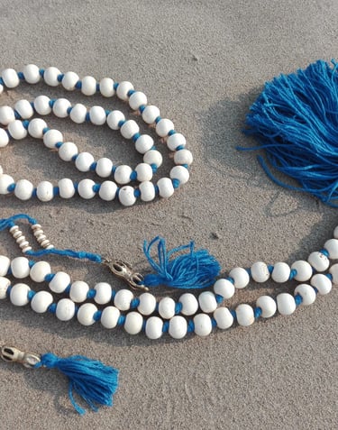 Tibetan Mala con nappa azzurra