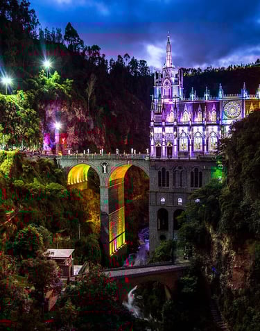 Santuario de las lajas de noche