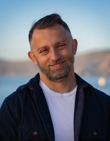 Erik Karff is a SF Bay Area-based therapist providing affirming treatment, in-person or virtually.