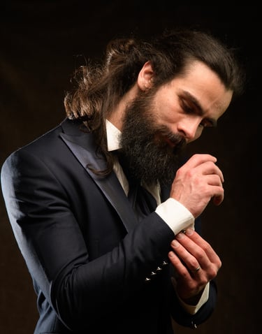 Anthony Vuillemin en costume de marié 