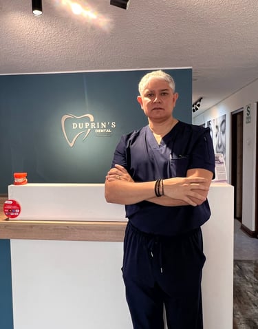 Especialista en implantes dentales Duprin's Dental Lima