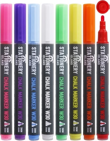 a group of markers and markers on a white background