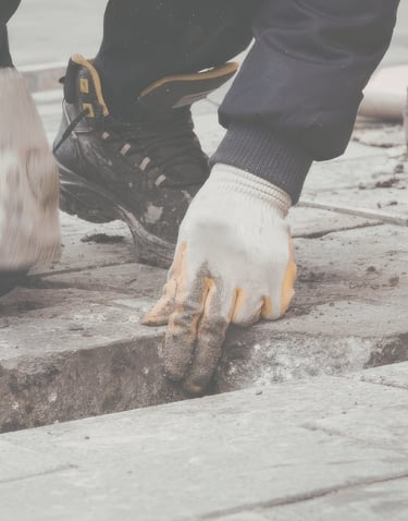 Experienced contractor building outdoor living space in Columbus, Ohio